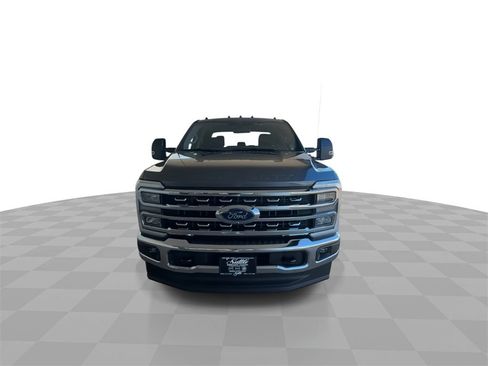 Used 2025 Ford F250 Lariat image 3