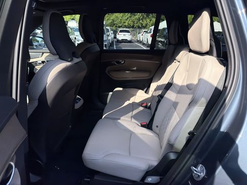 Used 2026 Volvo XC90 B6 Plus w/ Protection Package Premier AWD/4WD image 32
