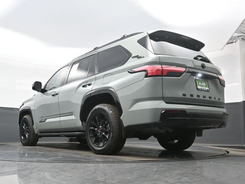 Used 2024 Toyota Sequoia Platinum image 30