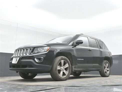 Used 2016 Jeep Compass High Altitude image 29