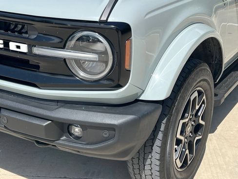 Used 2023 Ford Bronco Outer Banks AWD/4WD image 4
