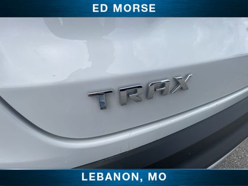 Certified 2025 Chevrolet Trax LT w/ LT Convenience Package FWD image 30