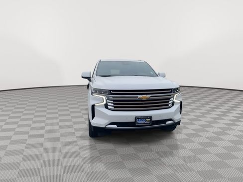 Used 2023 Chevrolet Suburban High Country w/ Premium Package 2 image 3