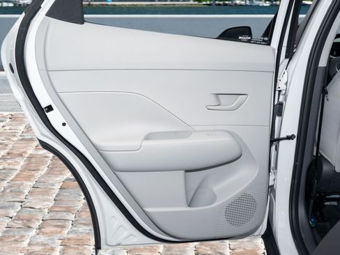 Used 2025 Hyundai Kona SEL image 12