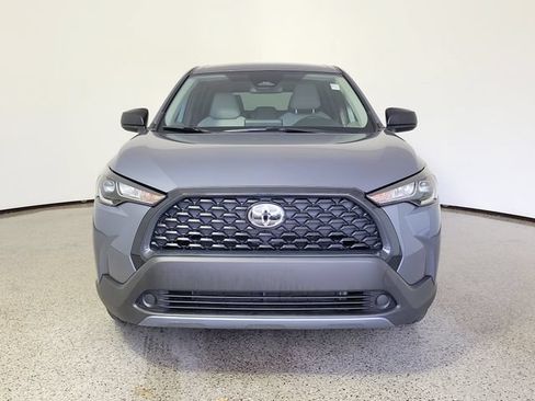 Used 2025 Toyota Corolla Cross L FWD image 3
