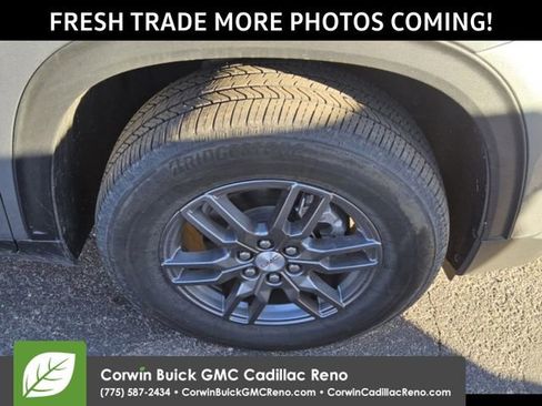 Used 2025 GMC Acadia Elevation image 6