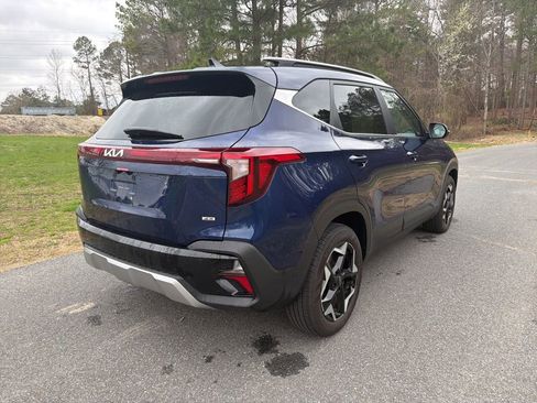 Certified 2025 Kia Seltos EX w/ EX Sunroof Package image 5