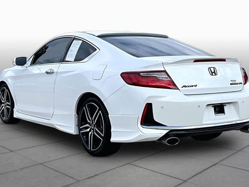 Used 2016 Honda Accord Touring image 12