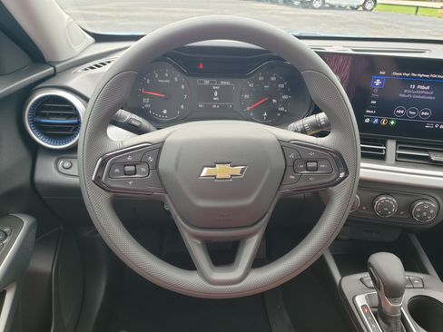 New 2026 Chevrolet Trax LS w/ LS Convenience Package FWD image 15