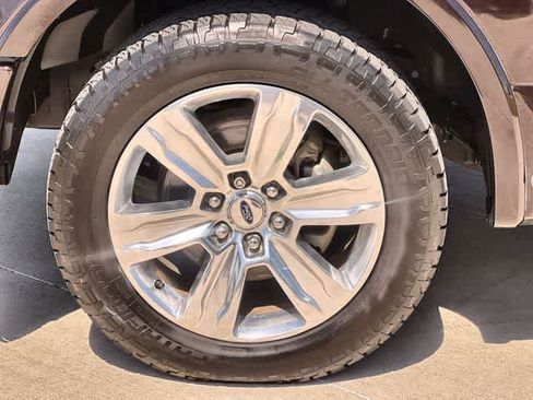 Used 2018 Ford F150 Platinum w/ Equipment Group 701A Luxury RWD image 9