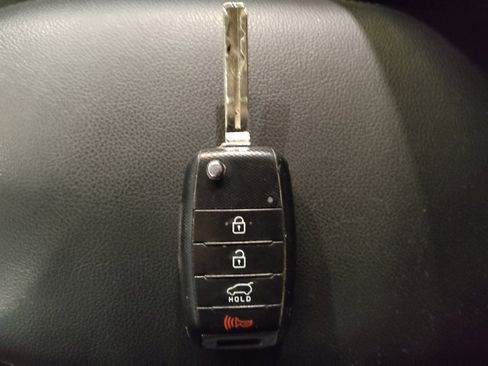 Used 2016 Kia Soul w/ Convenience Package image 32