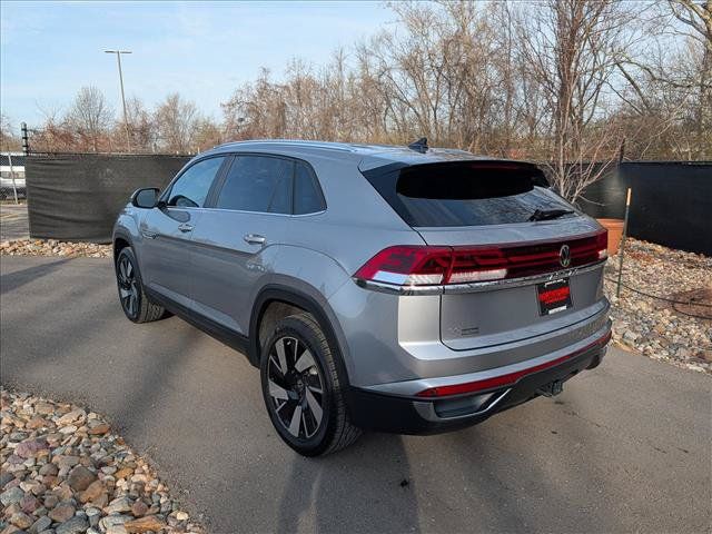 Certified 2024 Volkswagen Atlas Cross Sport SE AWD/4WD image 3