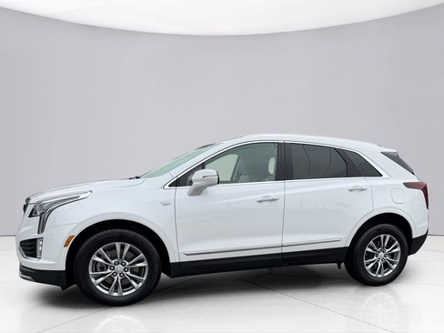 Used 2023 Cadillac XT5 Premium Luxury AWD/4WD image 2
