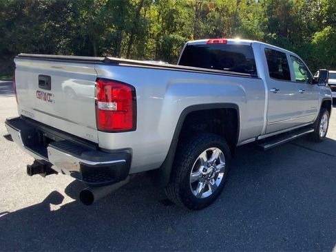 Certified 2019 GMC Sierra 2500 SLT w/ Duramax Plus Package image 9