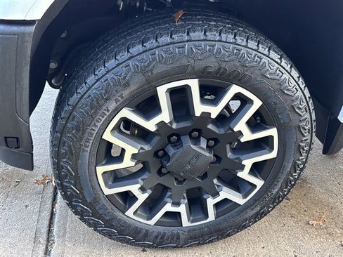 Used 2025 GMC Sierra 2500 Denali Ultimate image 13