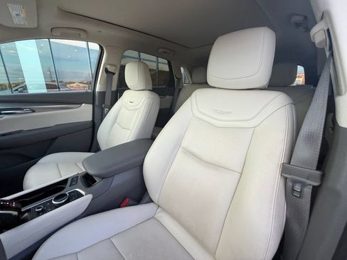 Used 2023 Cadillac XT5 Premium Luxury w/ Technology Package FWD image 11