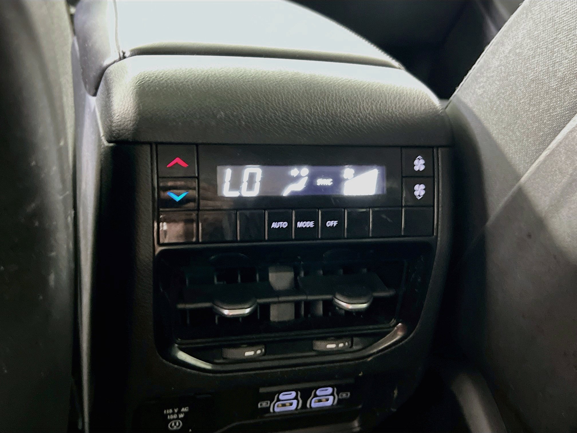 Used 2023 Jeep Grand Cherokee L Laredo w/ Luxury Tech Group I AWD/4WD image 25