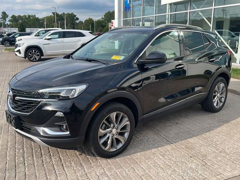 Used 2020 Buick Encore GX Essence w/ Experience Buick Package AWD/4WD image 3