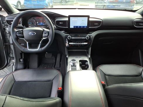 Used 2024 Ford Explorer ST-Line w/ Class IV Trailer Tow Package image 8