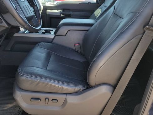 Used 2015 Ford F250 Lariat w/ Lariat Interior Package AWD/4WD image 6