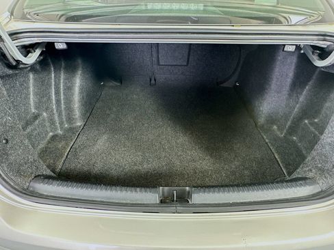 Used 2011 Volkswagen Jetta SE FWD image 26
