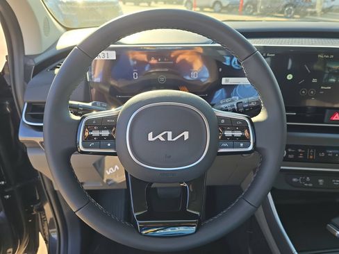 New 2026 Kia Carnival FWD image 28