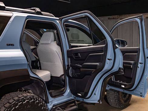 Used 2025 Toyota 4Runner SR5 AWD/4WD image 28