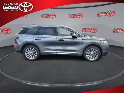 Used 2025 Lincoln Corsair Reserve w/ Towing Package AWD/4WD image 9