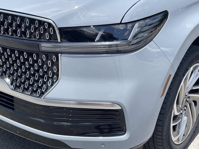 New 2027 Lincoln Navigator Premiere AWD/4WD image 9