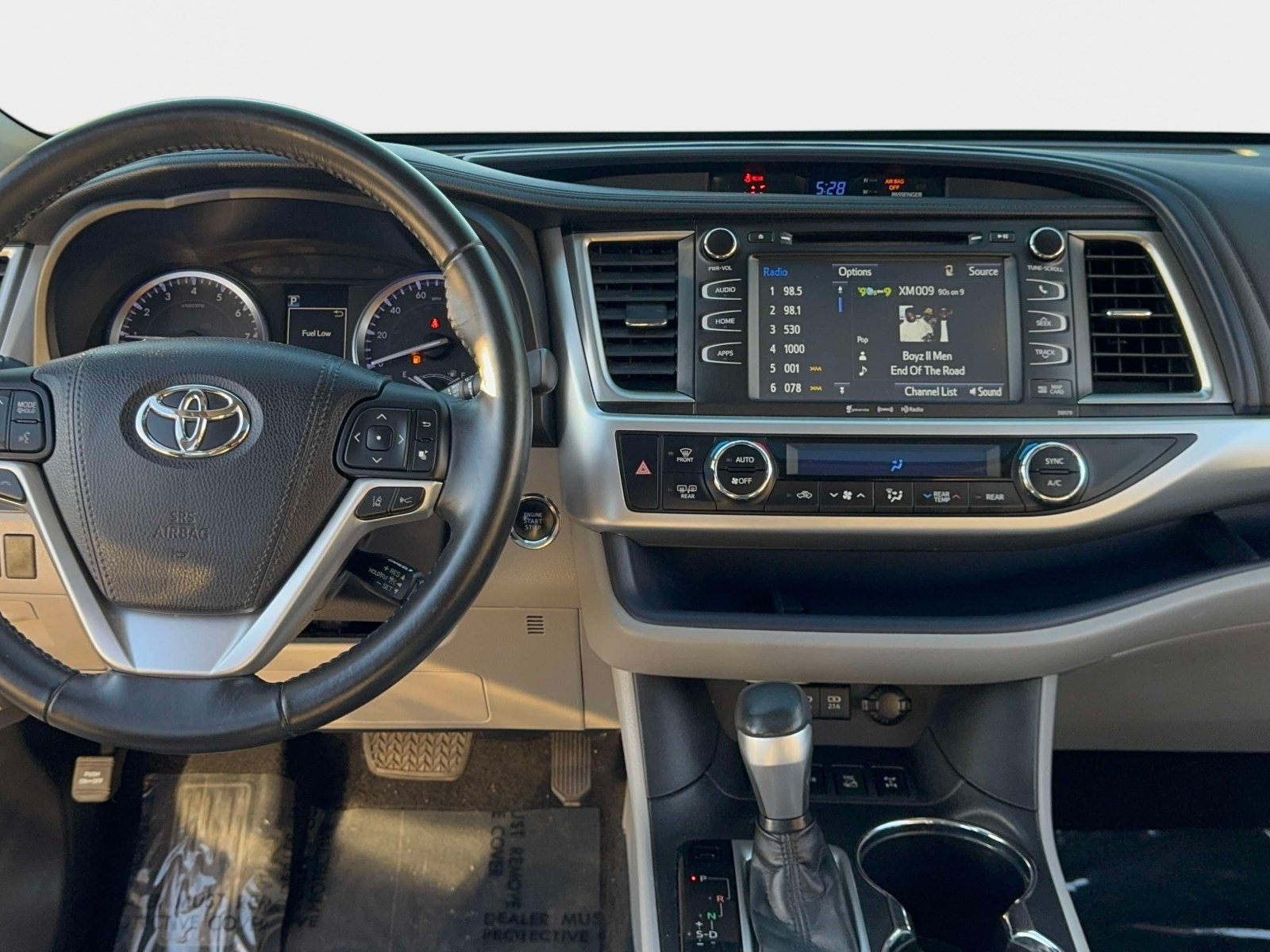 Used 2018 Toyota Highlander XLE AWD/4WD image 13