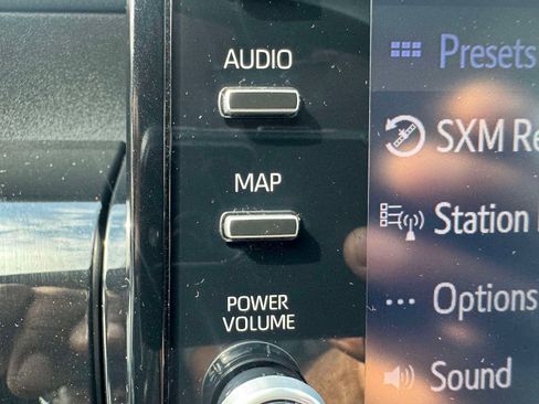 Certified 2021 Toyota Camry XLE FWD image 37