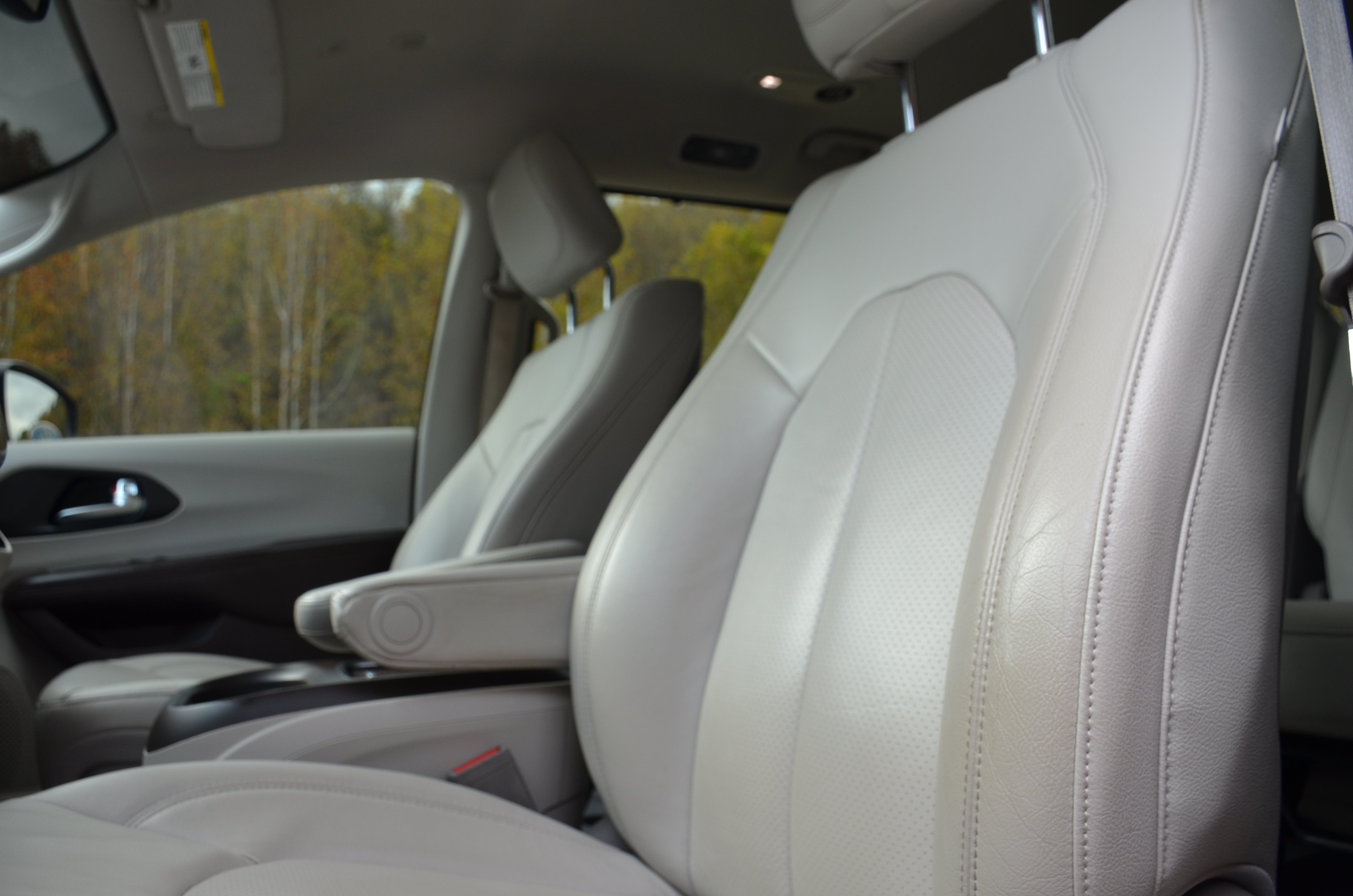 Used 2020 Chrysler Pacifica Touring-L Plus FWD image 25