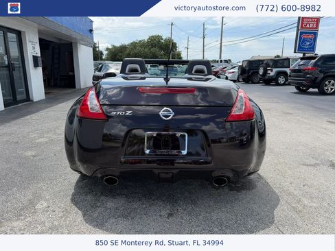 Used 2010 Nissan 370Z Touring w/ Sport Pkg RWD image 12