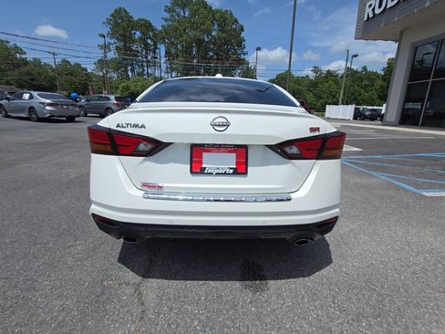 Used 2023 Nissan Altima 2.5 SR FWD image 7