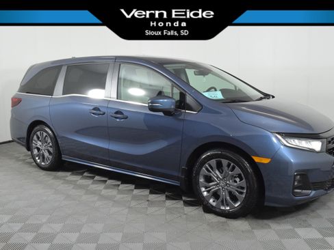 New 2026 Honda Odyssey Touring image 1
