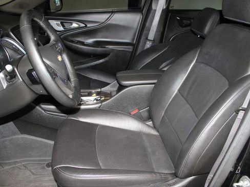 Used 2025 Chevrolet Malibu LT FWD image 19