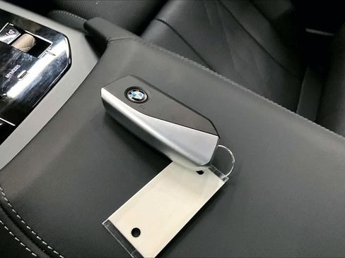 Used 2025 BMW X3 xDrive30i w/ Premium Package image 13