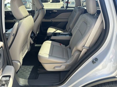 Used 2023 Lincoln Aviator Reserve w/ Equipment Group 201A AWD/4WD image 13