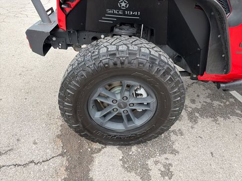 Used 2019 Jeep Wrangler Unlimited Sport S AWD/4WD image 9
