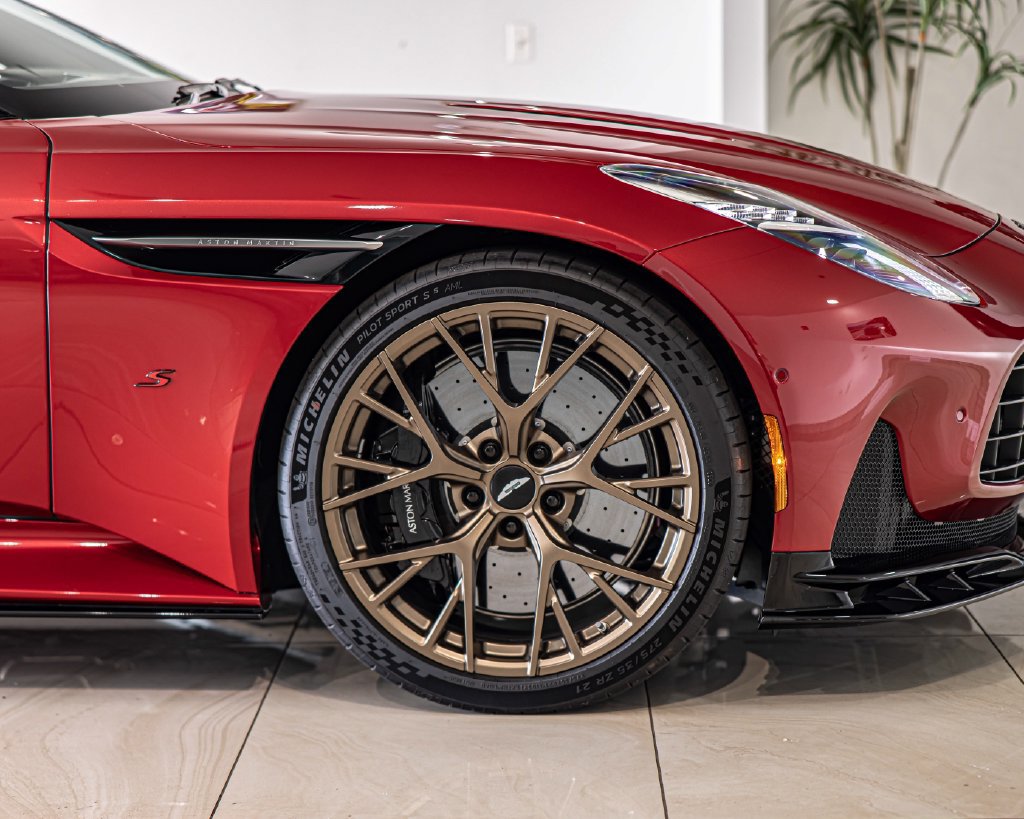 Used 2026 Aston Martin DB12 Coupe RWD image 10