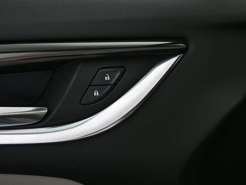 Used 2020 Buick Enclave Essence w/ Sound and Sites Package image 26