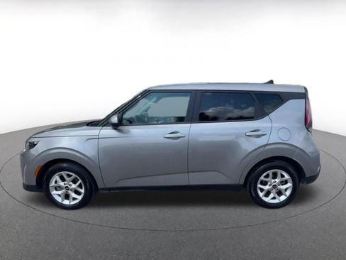 Used 2025 Kia Soul LX w/ LX Technology Package image 9
