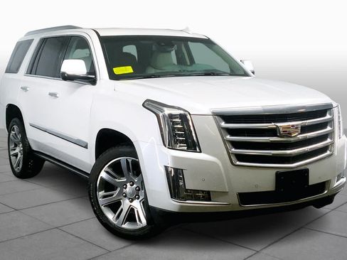 Used 2016 Cadillac Escalade Premium AWD/4WD image 3