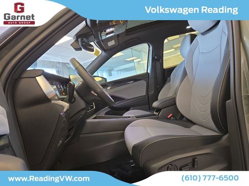 New 2026 Volkswagen Tiguan SE R-Line image 10