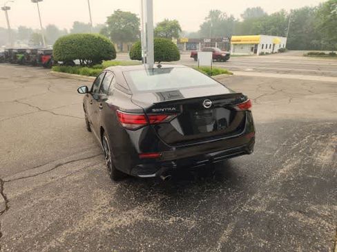 Used 2025 Nissan Sentra SR FWD image 18