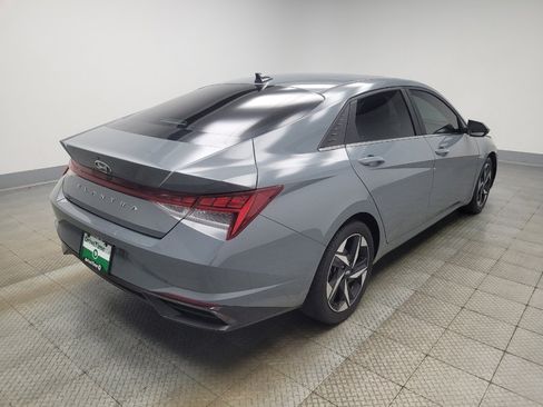 Used 2022 Hyundai Elantra SEL w/ Convenience + Premium Package image 9