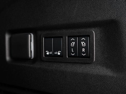 New 2026 Chevrolet Suburban High Country image 9