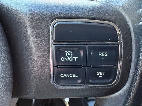 Used 2011 Jeep Liberty Sport image 27