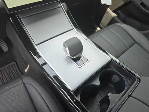 Certified 2025 Land Rover Range Rover Evoque S image 30