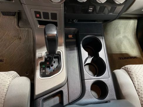 Used 2010 Toyota Tundra 4x4 CrewMax image 18